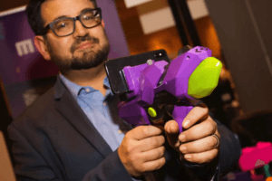Read more about the article Merge’s AR toy gun, the 6DoF Blaster