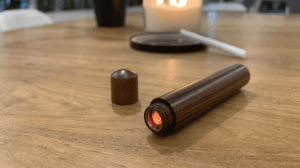 Read more about the article Flamer Windproof Gas-Free Lighter uses a built-in battery for power