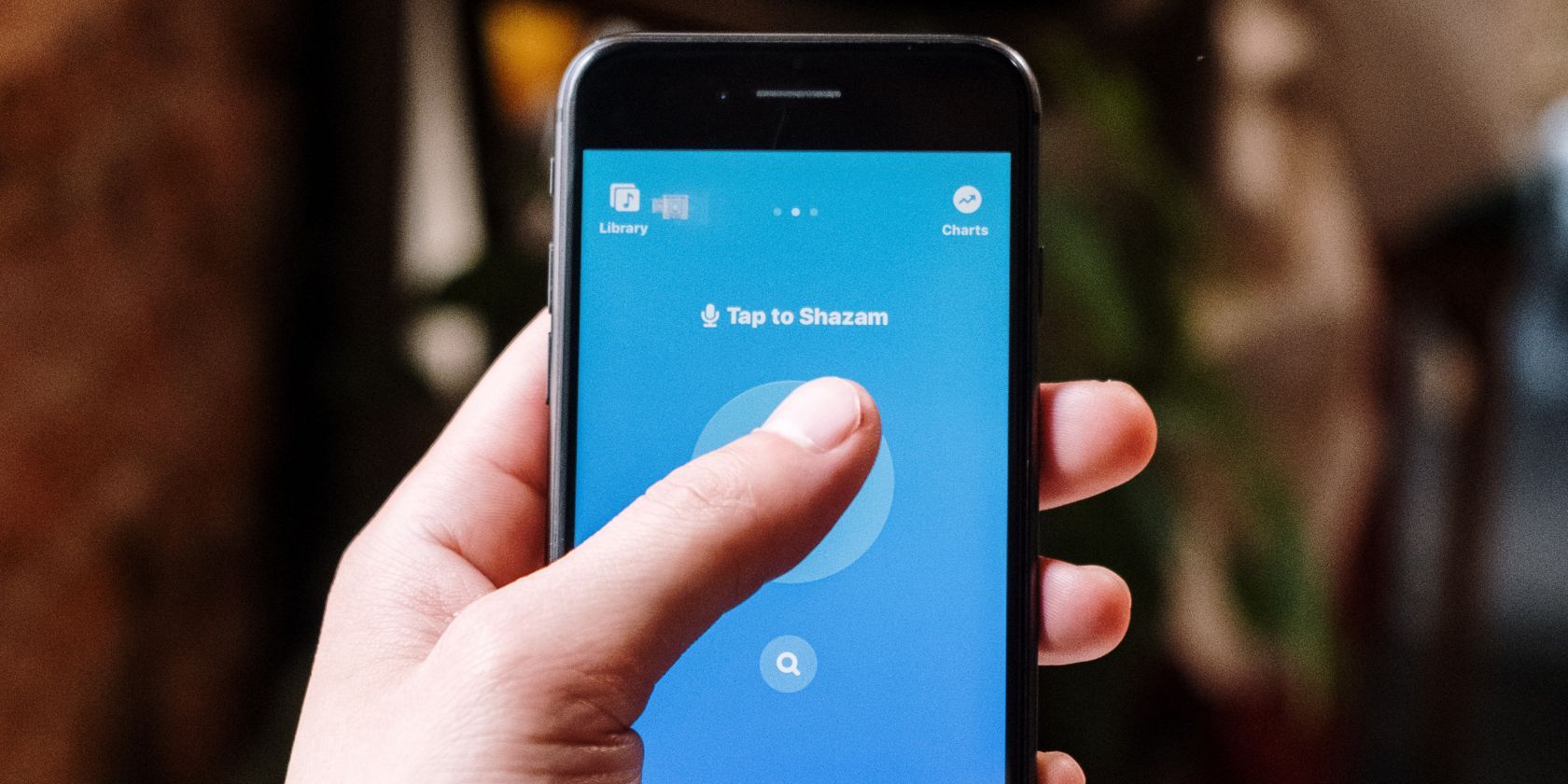 You are currently viewing How to Use Shazam to Quickly Discover the Name of a Song on iPhone
<span class="bsf-rt-reading-time"><span class="bsf-rt-display-label" prefix=""></span> <span class="bsf-rt-display-time" reading_time="1"></span> <span class="bsf-rt-display-postfix" postfix="min read"></span></span><!-- .bsf-rt-reading-time -->