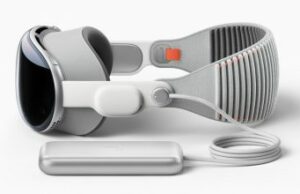 Read more about the article Apple to Open Locations for Devs to Test Vision Pro This Summer, SDK This Month