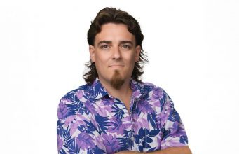 You are currently viewing Oculus Rift Creator Palmer Luckey is Developing a New XR Headset
<span class="bsf-rt-reading-time"><span class="bsf-rt-display-label" prefix=""></span> <span class="bsf-rt-display-time" reading_time="2"></span> <span class="bsf-rt-display-postfix" postfix="min read"></span></span><!-- .bsf-rt-reading-time -->