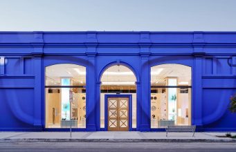 You are currently viewing Meta Reportedly Set to Expand Retail Locations as Smart Glasses Competition Heats Up
<span class="bsf-rt-reading-time"><span class="bsf-rt-display-label" prefix=""></span> <span class="bsf-rt-display-time" reading_time="2"></span> <span class="bsf-rt-display-postfix" postfix="min read"></span></span><!-- .bsf-rt-reading-time -->