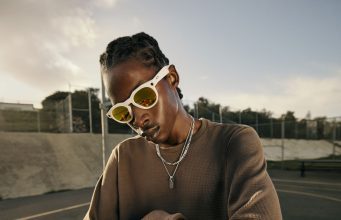 You are currently viewing Meta Reveals Oakley Smart Glasses, Promising Better Video Capture & Longer Battery Life at $400
<span class="bsf-rt-reading-time"><span class="bsf-rt-display-label" prefix=""></span> <span class="bsf-rt-display-time" reading_time="2"></span> <span class="bsf-rt-display-postfix" postfix="min read"></span></span><!-- .bsf-rt-reading-time -->