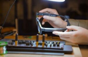 Read more about the article Former Oculus Execs Are Jumping Back into Wearables with Sesame Smart Glasses